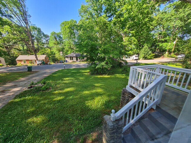 Building Photo - 2157 Doris Dr