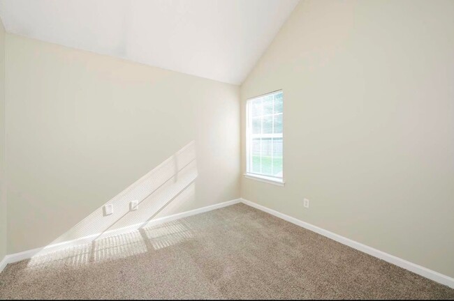 Building Photo - 3668 Gray Birch Dr