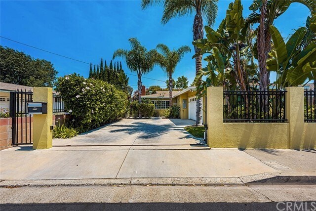 Foto del edificio - 2114 Elden Ave