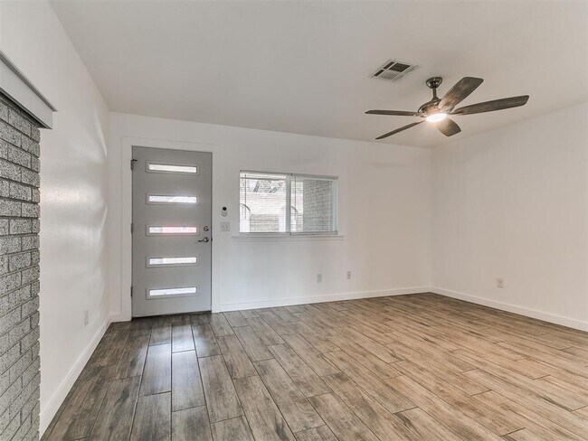 Building Photo - 2808 SW 88th St