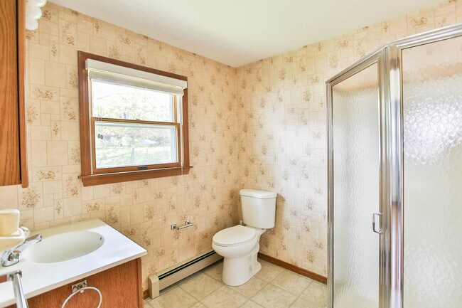 Building Photo - 313 Leslie Dr