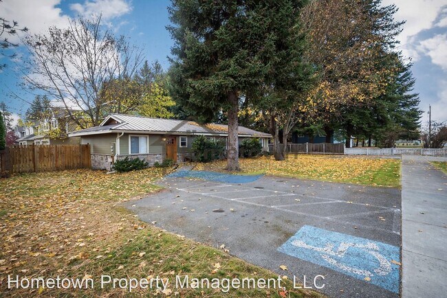 Building Photo - 2 br, 1 bath House - 318 E Orchard Ave