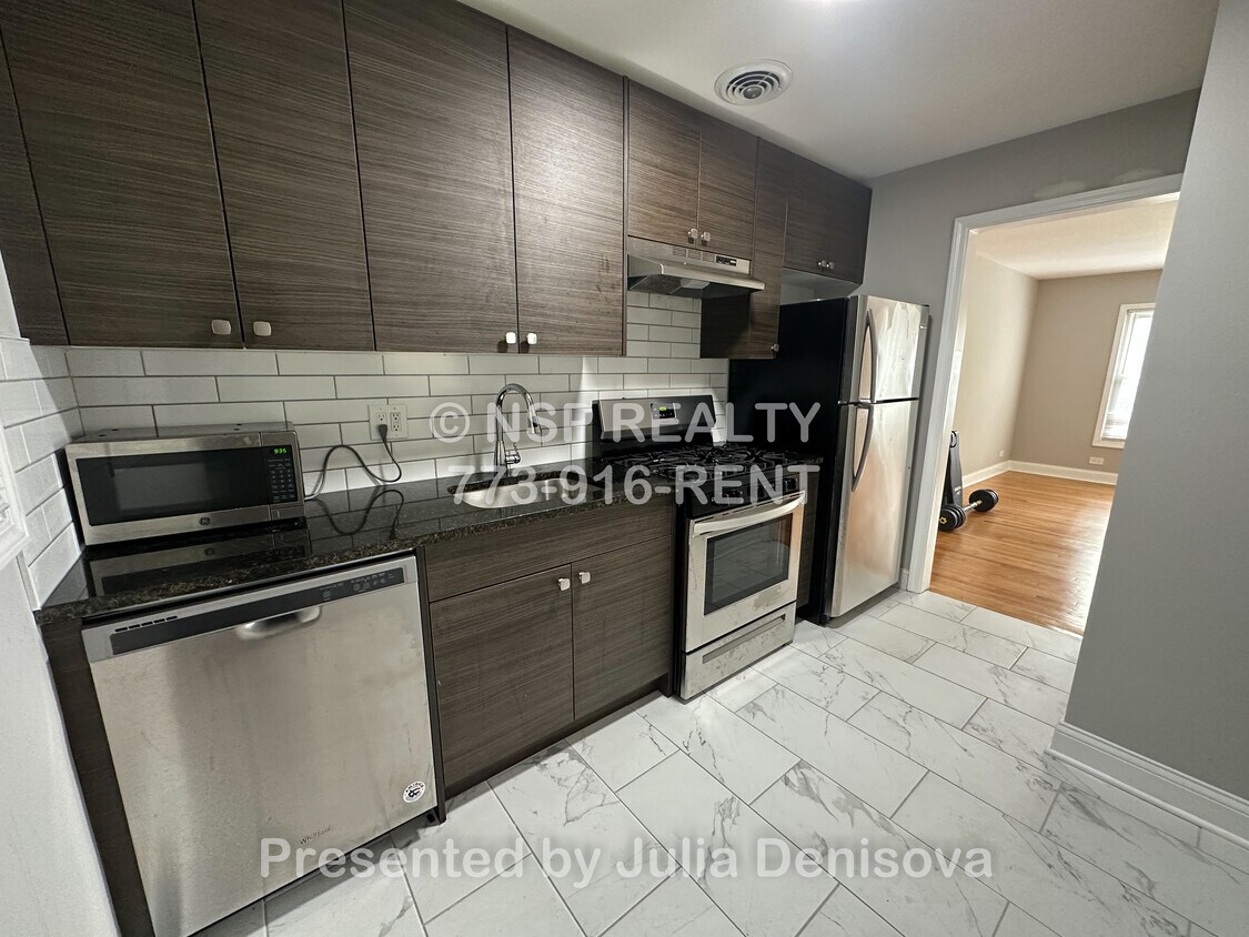 Foto del edificio - 1141 Deerfield Rd