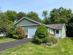 Building Photo - 8 Brenner Ct