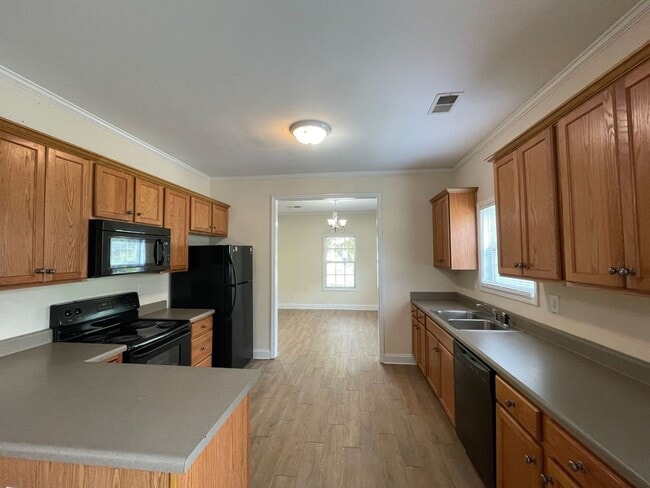 Building Photo - PRE-LEASING FOR AUGUST 9TH, 2026!