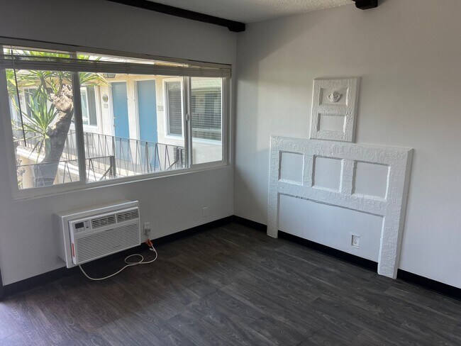 Foto del edificio - 2615 W Olive Ave