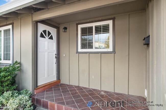 Building Photo - 4 br, 2 bath House - 5621 Drysdale Dr, San...
