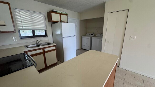 Foto del edificio - 5045 SE Primrose Way