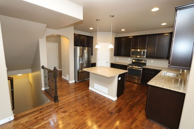 Building Photo - Updated Mountain Shadows Beauty on West Side!  4bdrm/3.5bath/2-car Garage
