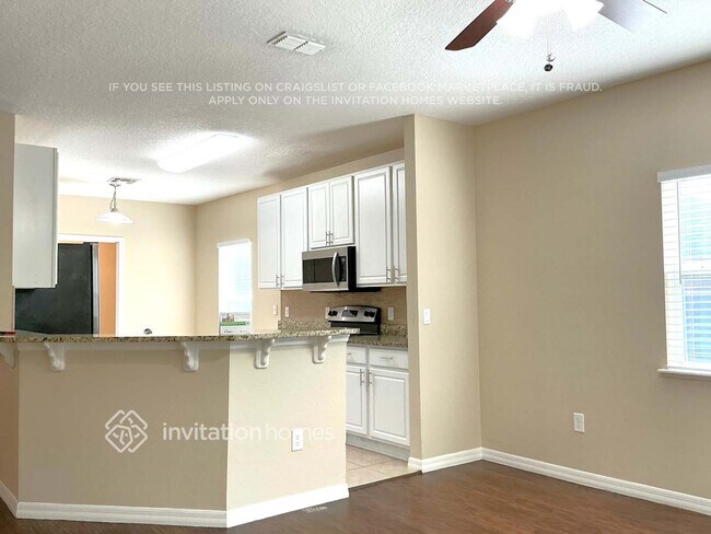 Foto del edificio - 6233 Radford St