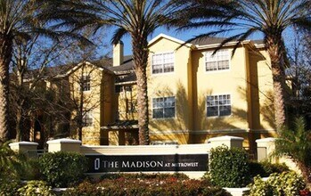 Building Photo - 2558 Robert Trent Jones Dr