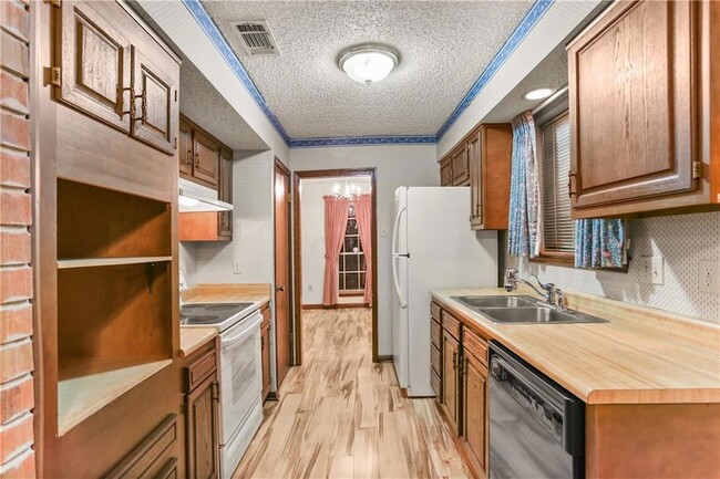 Building Photo - 2105 Stall Dr