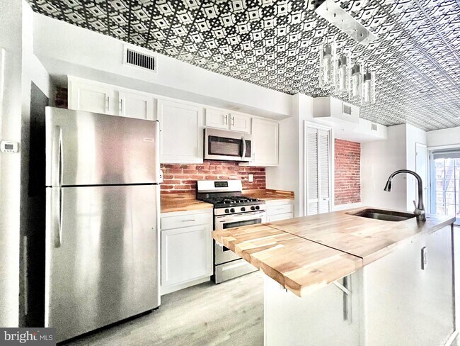 Foto del edificio - 2915 Georgia Ave NW