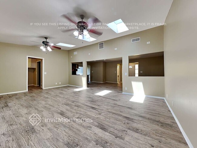 Foto del edificio - 9930 Montgomery Ave