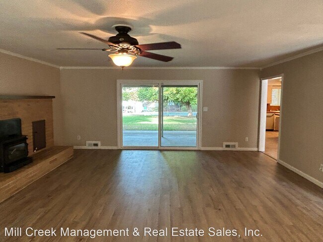 Building Photo - 2 br, 2 bath House - 410 Sycamore Drive