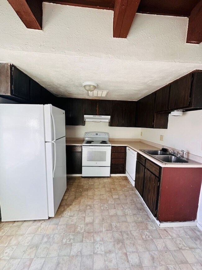 Foto del edificio - Available Now!!!