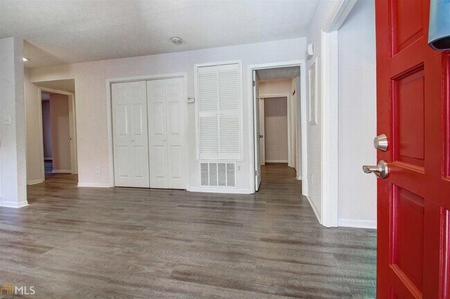 Building Photo - 2917 Ironwood Rd