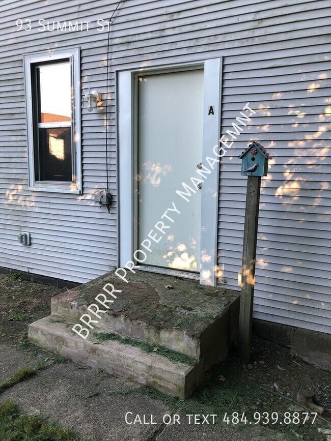 Building Photo - 93 Summit St