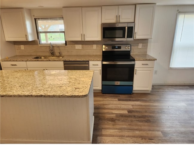 Building Photo - 5103 Davis Cir