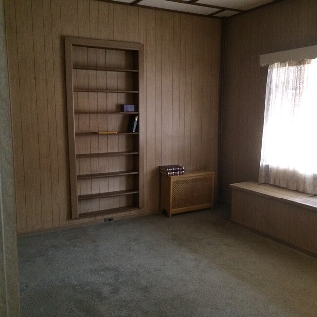 Living Room - 1416 Vine St