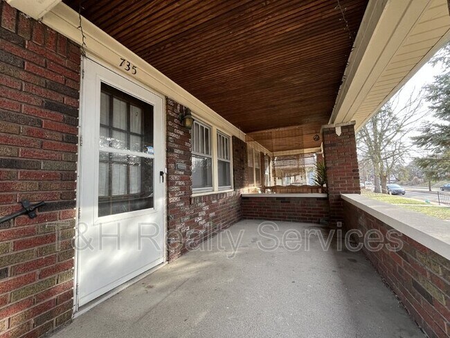 Foto del edificio - 735 N Bancroft St