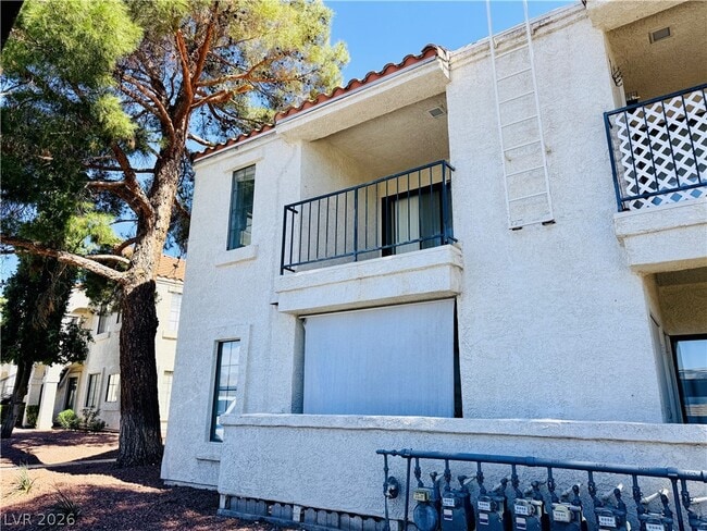 Building Photo - 4831 Nara Vista Way