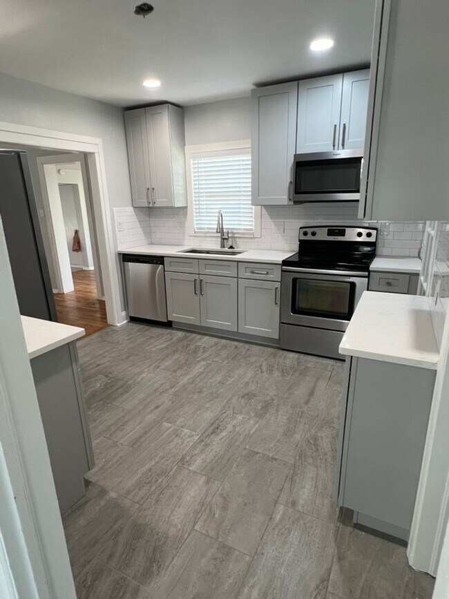 Foto del edificio - 3/2 Home in Riverside Heights, Tampa for Rent