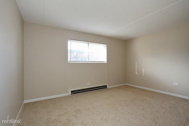 Building Photo - 1 br, 1 bath House - 1469 W Irving Park Rd