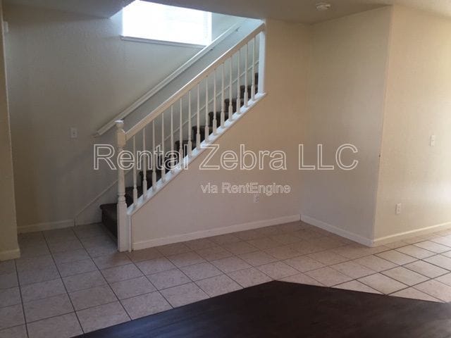 Photo - 936 W 13th St Apartment