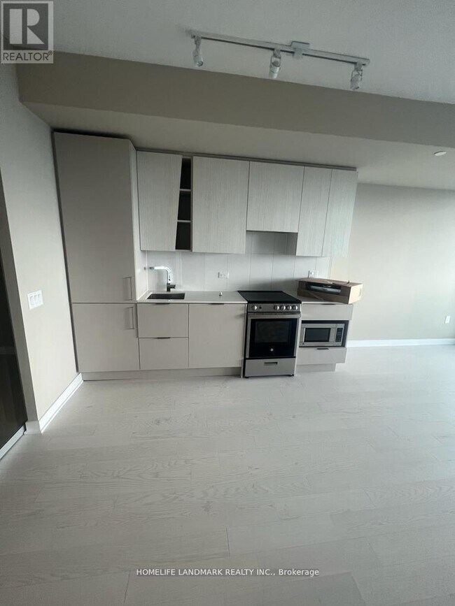 Photo du bâtiment - 3900 Confederation Pkwy