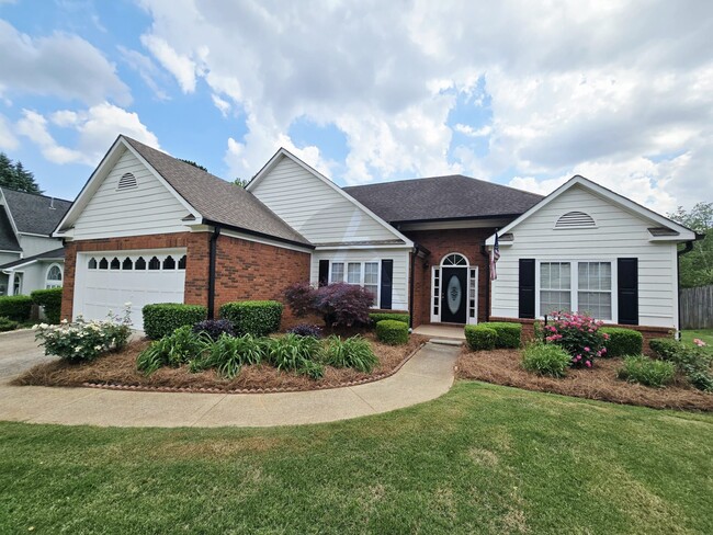 Building Photo - 130 Eagle Glen Dr