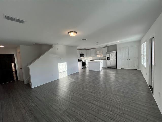 Foto del edificio - 818 Poppy Cv Ln