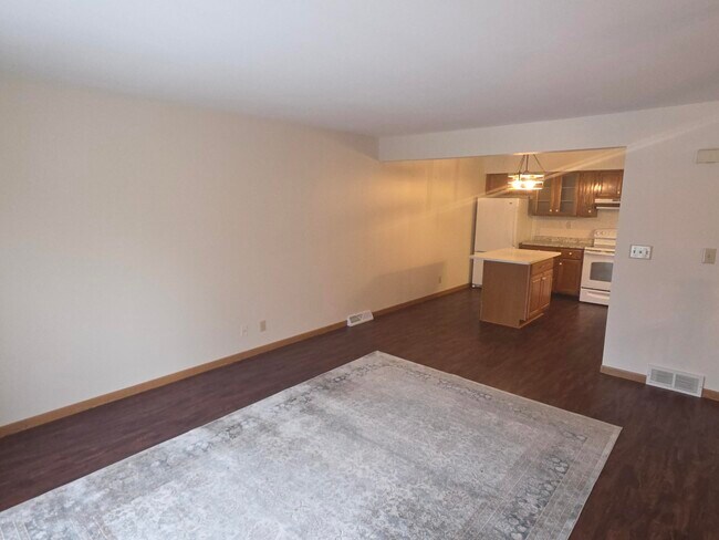 Building Photo - 10268 Parkedge Cir