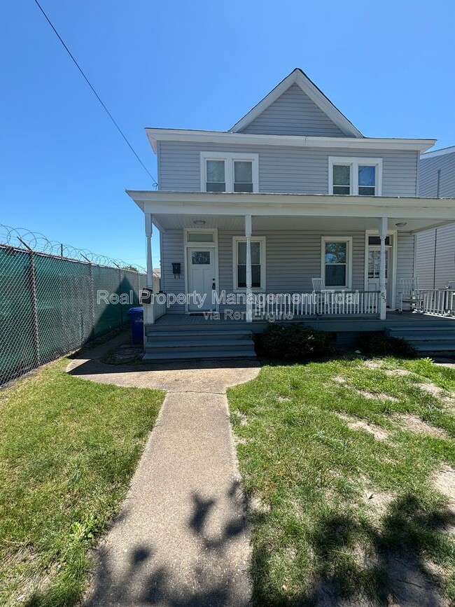 Photo - 821 Mt Vernon Ave Townhome