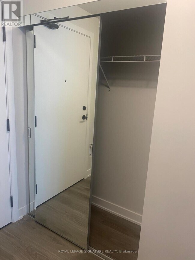 Building Photo - 430-2430 Square One Dr