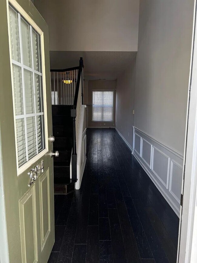 Building Photo - Spacious & beautiful 3BR Townhouse in Duluth