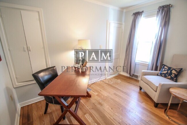 Foto del edificio - 4795 N Idlewild Ave