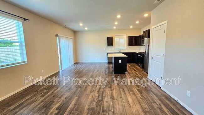 Building Photo - 1278 SW Pendleton Way