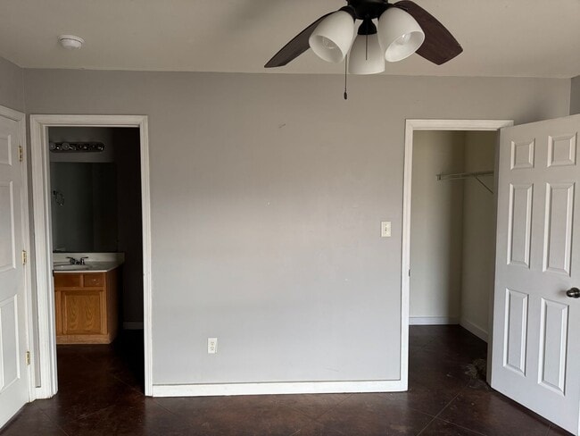 Foto del edificio - 111 Nikki Dr