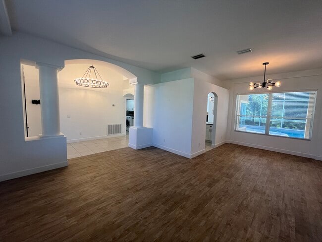 Building Photo - 1220 Hampstead Ln