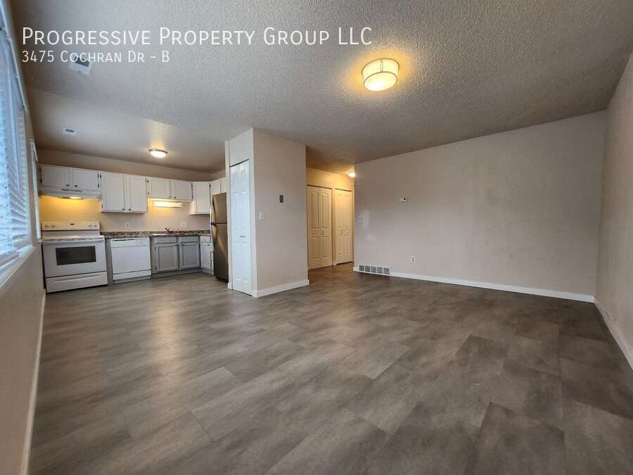 Primary Photo - Affordable 2-Bedroom Apartment -Great Loca...