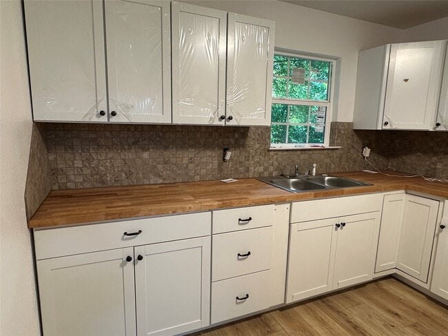 Building Photo - 146 Barbara Ln