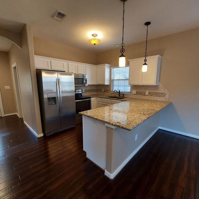 Foto del edificio - 300 Knights Row