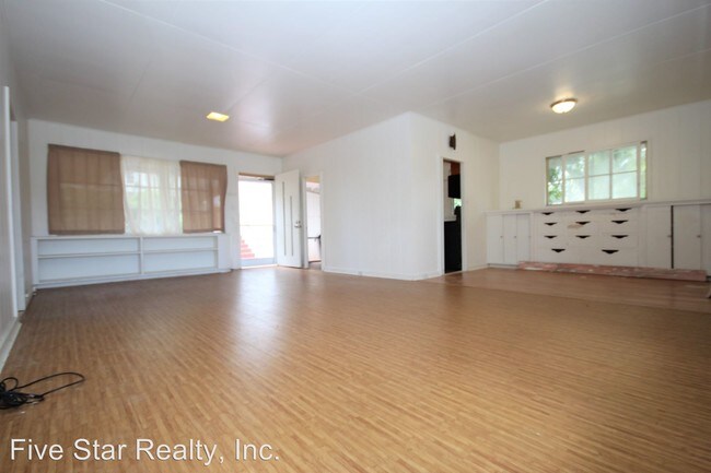 Building Photo - 4 br, 3 bath House - 2761 Pacific Heights Rd.