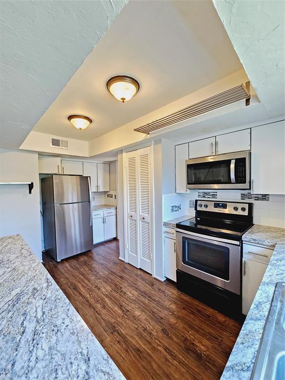 Building Photo - 9303 Quail Meadow Dr