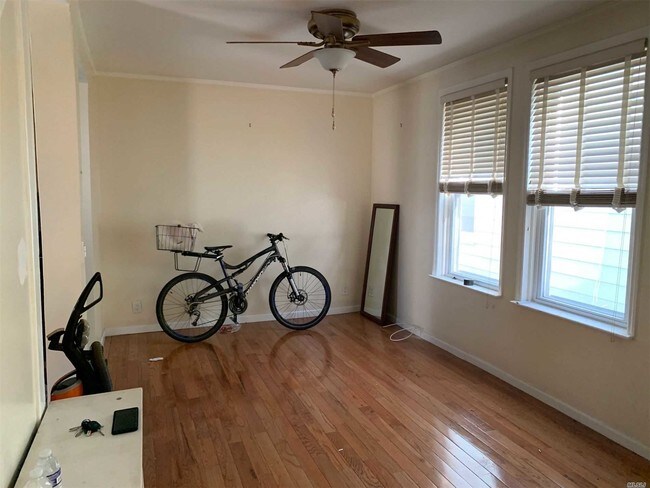 Building Photo - 214 Beach 117th St