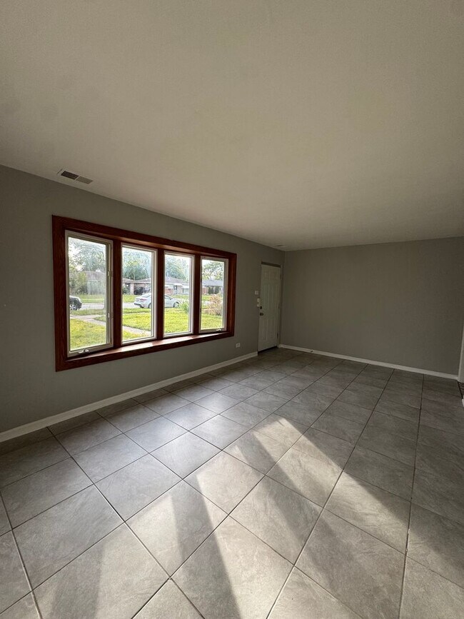 Foto del edificio - 2 Bedroom Ranch Home now available in Calu...