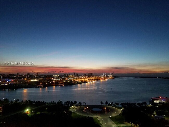 Foto del edificio - 50 Biscayne Blvd