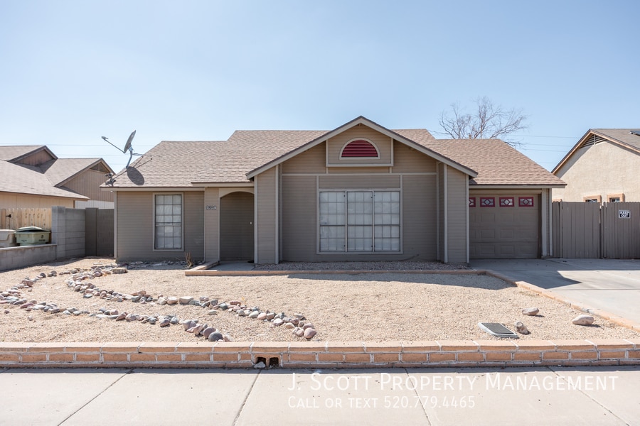 Primary Photo - 5238 N 74th Dr