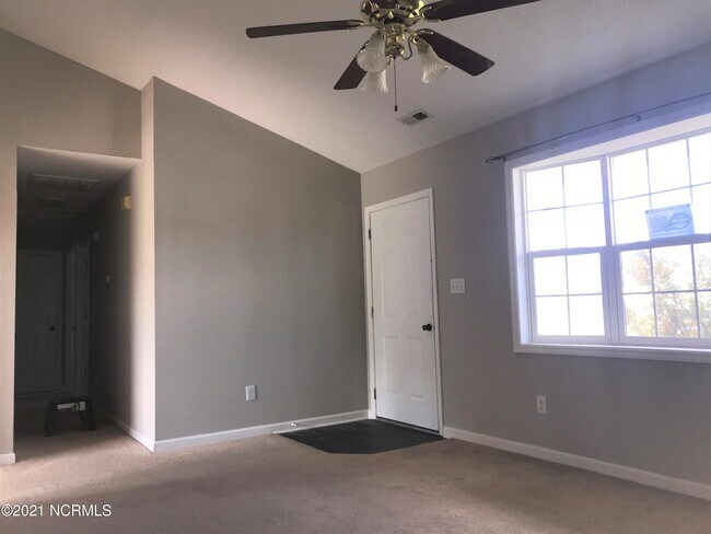 Building Photo - 709 Covington Ct